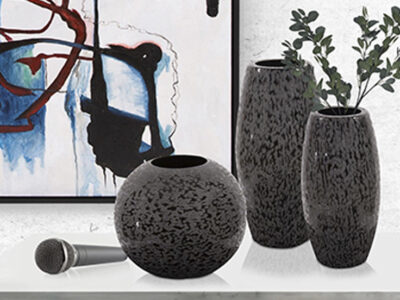 Vase Iron Globe in glossy black
